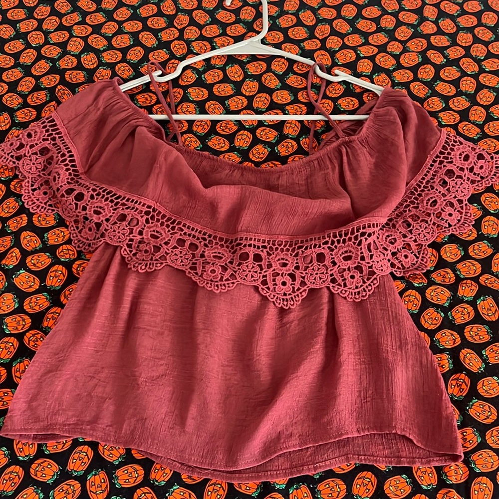 Slightly used Charlotte Russe mauve juniors size XS off shoulder top